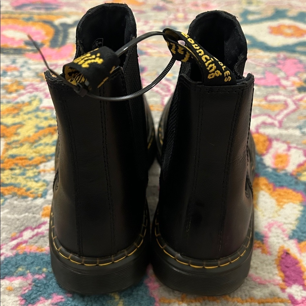 Dr. Martens 2976 Smooth Leather Chelsea Boots In Black Size 7 - Picture 12 of 16